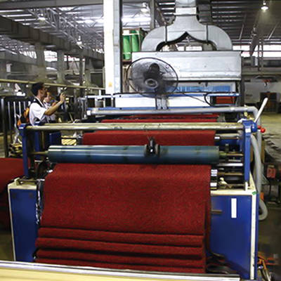 Pehmeiden PVC-mattojen tuotantolinja